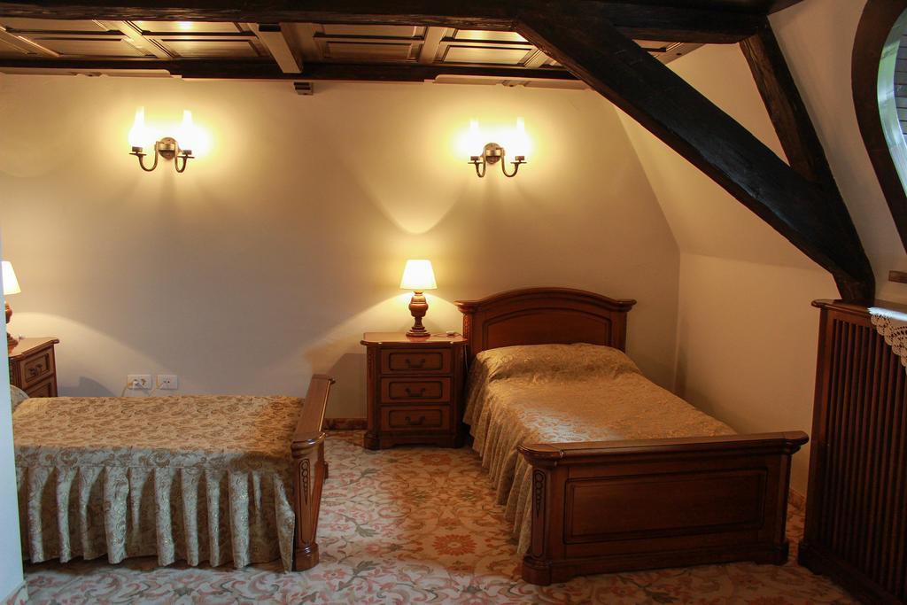 Hotel Medieval Άλμπα Ιούλια Δωμάτιο φωτογραφία